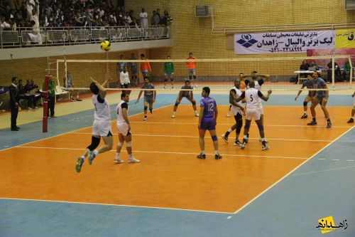 رقابت والیبال شهرداری زاهدان مقابل میزان مشهد