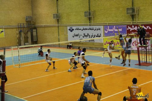 رقابت والیبال شهرداری زاهدان مقابل میزان مشهد