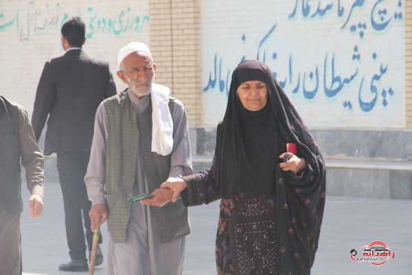 از انتقاد استاندار سیستان وبلوچستان به شعب اخذ رای تا حضور پرشور مردم پای صندوق های رای
