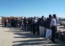 سرگردانی شهروندان زاهدانی در پی کمبود گاز/ بازار داغ کپسول گاز آزاد رونق گرفت