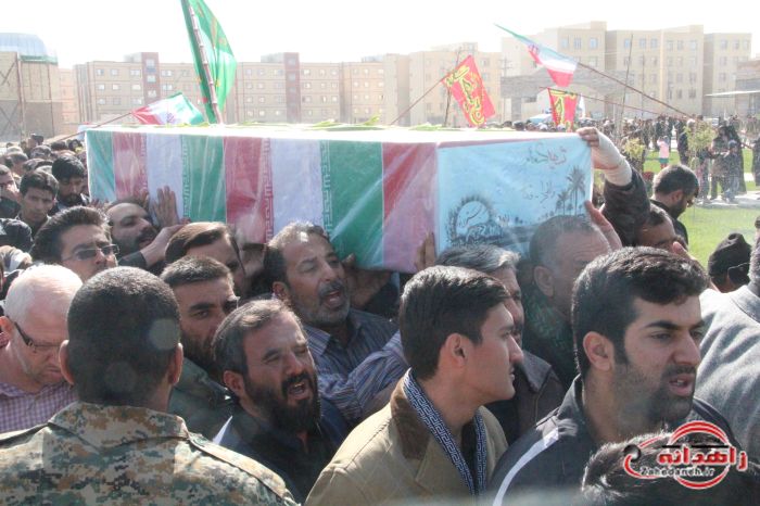 تشییع و تدفین پیکر ۲ شهید گمنام در بوستان مهر