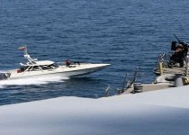 شلیک آمریکایی ها به سمت قایق های سپاه پاسداران