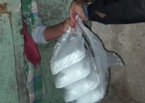 توزیع ۱۰۰پرس غذای گرم بین خانواده های کم برخوردار حاشیه شهر زاهدان