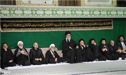 دومین شب مراسم عزاداری اباعبدالله الحسین(ع) در حضور رهبر انقلاب