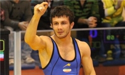 حاجی‌پور با غلبه بر قهرمان جهان طلای 59 کیلو را از آن خود کرد