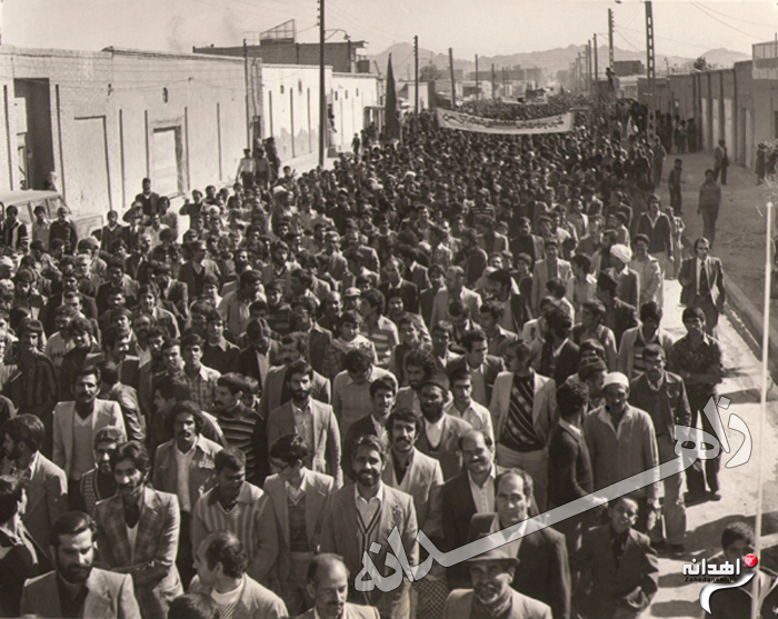 حضور با شکوه مردم در راهپیمایی اوایل انقلاب