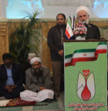 انقلاب اسلامی با عبور از سنگلاخهای عجیب و دشوار به قله رسیده است