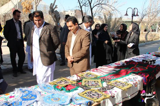 نمایشگاه صنایع دستی بانوان زاهدانی