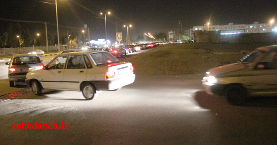 صف خودروهای پمپ بنزین