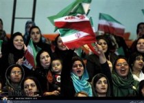 مراسم بدرقه بدرقه زنها از ملی پوشان فوتبال !/عکس مراسم بدرقه بدرقه زنها از ملی پوشان فوتبال !/عکس