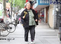 پیرزنی که قاتل پشه هاست +عکس