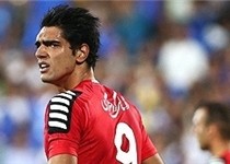 حقيقي يک سال ديگر در پرسپوليس ماندگار شد