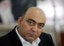 سياسي هم به جمع دوستانش مي پيوندد!