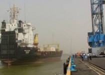 وابستگی 10 درصد از اقتصاد ملی ايران به "بندر شهيد رجايی"