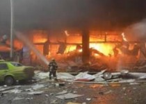 یك فروشگاه در زرآباد بر اثر انفجار در آتش سوخت