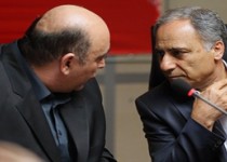 قرارداد بستن با حسینی 2 میلیارد تومان هزینه برمی‌دارد