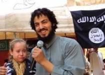 دختر بچه ای که به عقد مرد داعشی درآمد +عکس