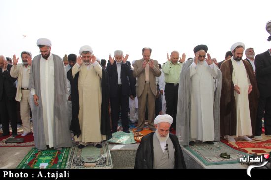اقامه نماز عید سعید فطر در زاهدان/تصاویر