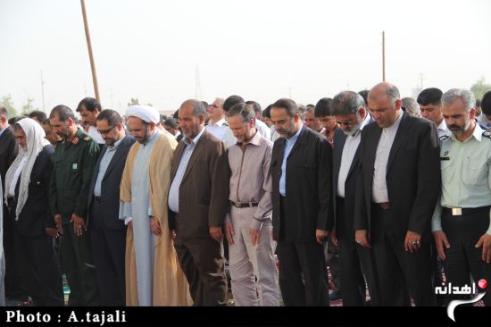 اقامه نماز عید سعید فطر در زاهدان/تصاویر