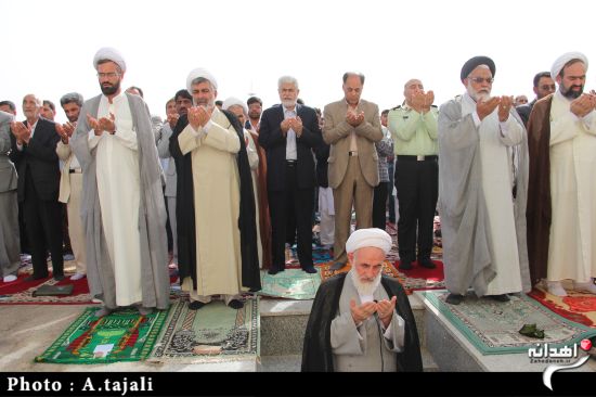 اقامه نماز عید سعید فطر در زاهدان/تصاویر