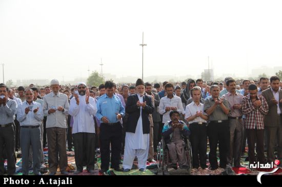 اقامه نماز عید سعید فطر در زاهدان/تصاویر