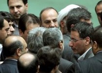 رئیس جمهور در صورت استیضاح فردی غیرسیاسی برای وزارت‌ علوم معرفی کند