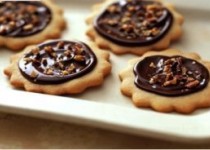 بیماری‌هایی که فکر نمی‌کنید به خاطر خوردن شیرینی به سراغتان آمده‌اند