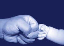 والدین دقت کنند، نياز کودک فقط اسباب بازی نيست