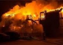 آتش سوزی در صد قدمی ایستگاه آتش نشانی/ کارگاه چوب بری فدای بی آبی خودرو های آتش نشان شد!