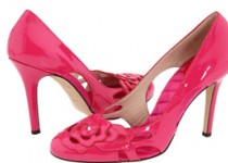 لباس تنگ و کفش پاشنه بلند فرم بدنتان را به هم می‌ریزد