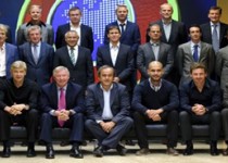 پردرآمدترین مربیان فوتبال در فصل 2014-2015 چه کسانی هستند؟