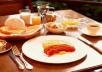 میز صبحانه‌تان را با این خوراکی‌ها بچینید