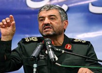 همه اعتبار سپاه با دفاع مقدس گره خورده است/ انقلاب و اصول آن را ولی‌فقیه تعریف می‌کند