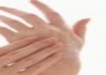 آب ولرم خطر خشکی پوست را کاهش می‌دهد