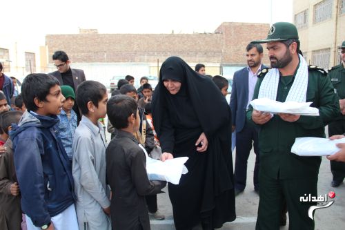 بسته های آموزشی بین دانش آموزان حاشیه شهر زاهدان توزیع شد