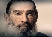 از همه‌ی مردم می‌خواهم که برای پدرم دعا کنند