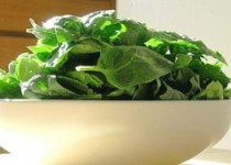 اسفناج در کاهش مشکلات سیستم عصبی مرکزی موثر است