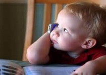 از چه سنی برای کودک مان موبایل بخریم؟