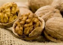 با مصرف گردو از این بیماری خطرناک رهایی یابید