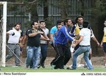 از چاقو و چماق کشی تا شکستن دندان‌های بازیکن در یک دیدار فوتبال!