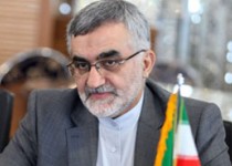 امضای دفتر یادبود شهدای دانش‌آموز پاکستانی/ دعوت بروجردی از همتای پاکستانی‌اش برای سفر به تهران