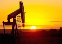 فارین پالیسی: کاهش قیمت نفت عربستان به منزله حمله مستقیم عربستان به ایران و روسیه است