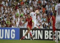 درگیری نکونام با مامور امنیتی فرودگاه درگیری نکونام با مامور امنیتی فرودگاه