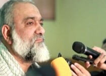 ظریف الفبای دیپلماسی را هم رعایت نمی کند/قدم زدن با وزیر خارجه آمریکا زیر پا گذاشتن خون شهدا بود