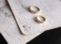 درخواست طلاق به خاطر ارتباط صمیمی زن با همکلاسی‌های مرد