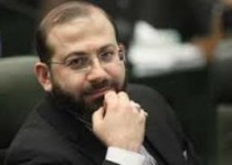 وجود ملاحظات سیاسی علت دوسقفی شدن بودجه 94/ تقدیم بودجه 94 به صحن علنی مجلس در هفته آینده/کاهش قیمت نفت تا 40 دلار نیز به بودجه 94 آسیب نخواهد زد