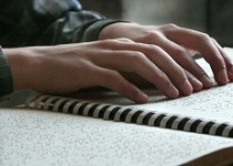 کتاب محیط زیست ویژه نابینایان در زاهدان رونمایی شد