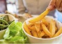 هشدار، تغذیه نامناسب دختران عامل ناباروری!