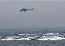 شلیک موشک‌های نقطه‌زن از بالگردهای نیروی دریایی سپاه