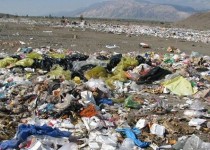 تخلیه فاضلاب مقابل چشمان مسئولین سیستان و بلوچستان/ بی توجهی مسئولان شهری و بی تفاوتی مدیران بهداشت